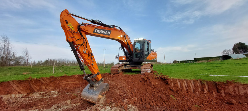 NOUVELLE DX225LC-7X - LA PREMIÈRE PELLE « INTELLIGENTE » DOOSAN
